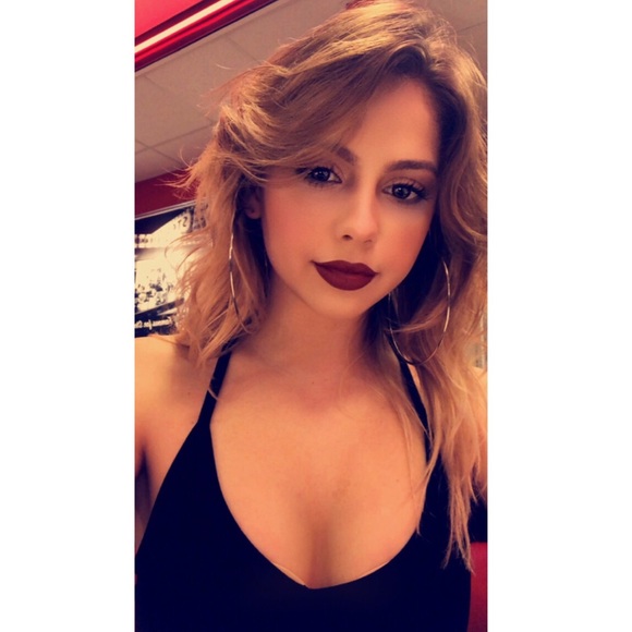 Meet your Posher, Paige - Picture 1 of 1